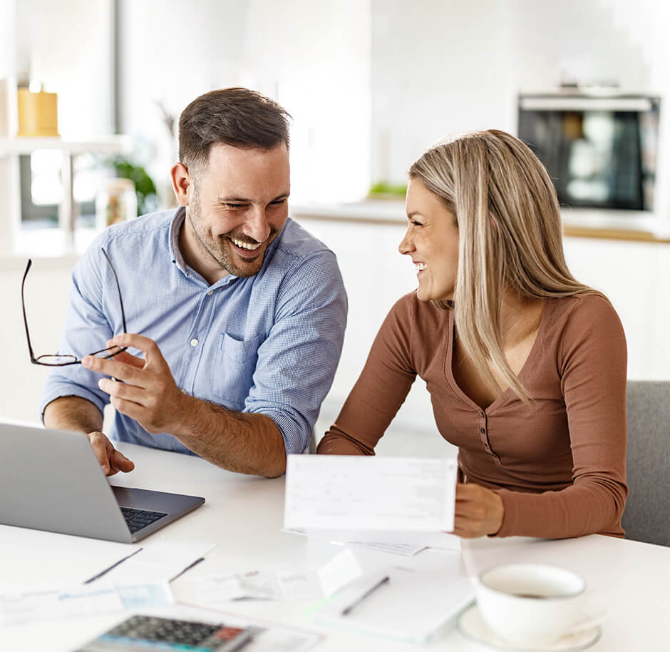 laughing-couple-image